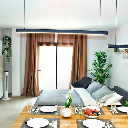 Apartament Modern Oasis - Pool, Gym & Tennis