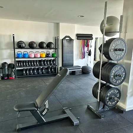 Apartament Modern Oasis - Pool, Gym & Tennis