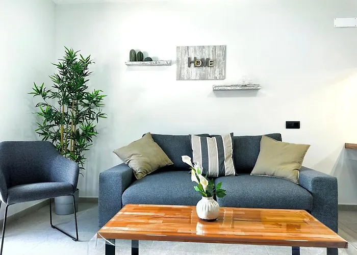 Modern Oasis - Pool, Gym & Tennis Appartamento