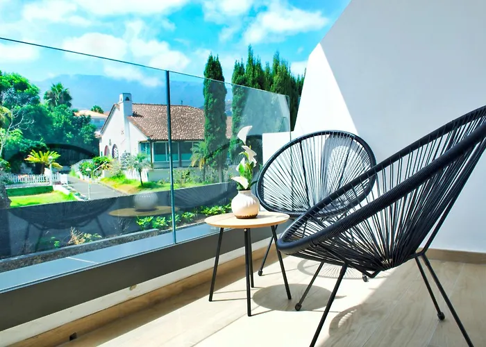 Modern Oasis - Pool, Gym & Tennis Appartamento